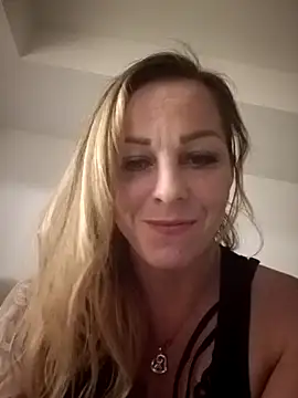 KittzyKat online show from January 18, 2025, 2:58 am