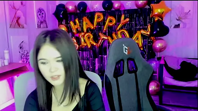 DiaAngell online show from October 19, 2025, 8:22 pm