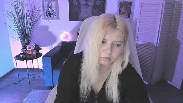 DiaAngell online show from November 29, 2025, 8:42 pm