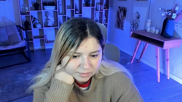 DiaAngell online show from October 13, 2025, 7:15 pm