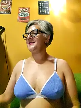 ilonna2025 online show from March 19, 2025, 10:11 am