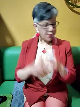 ilonna2025 online show from March 20, 2026, 10:33 pm