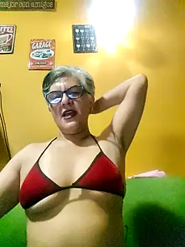 ilonna2025 online show from March 9, 2025, 9:25 pm