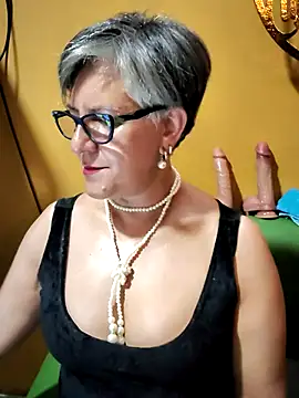 ilonna2025 online show from January 10, 2026, 10:38 pm