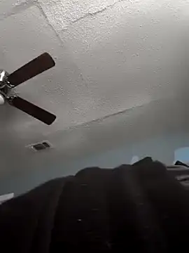 Burrrucecold00 online show from February 23, 2025, 7:28 pm