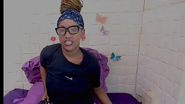 EroticSexyPrada online show from February 15, 2026, 6:18 pm