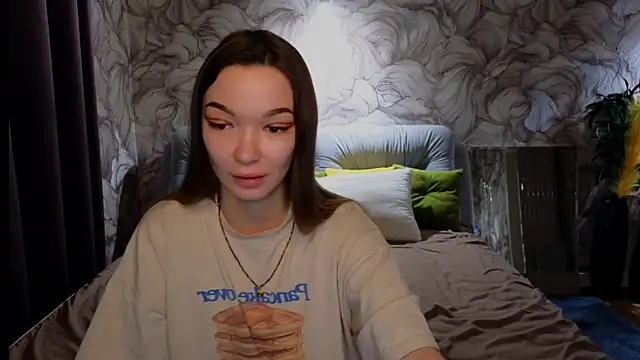 SusannJohnson online show from October 28, 2025, 12:33 am