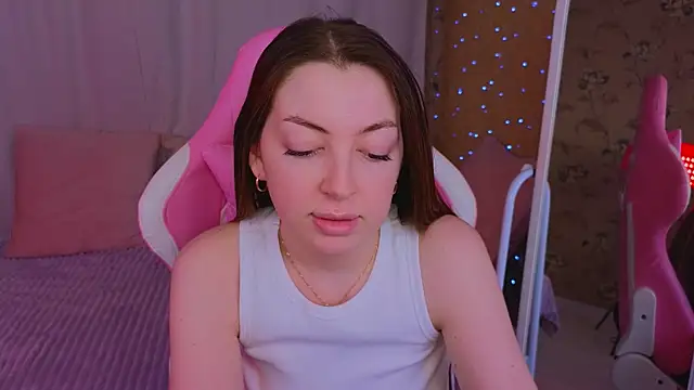 Ann moon   online show from March 19, 2025, 6:34 pm