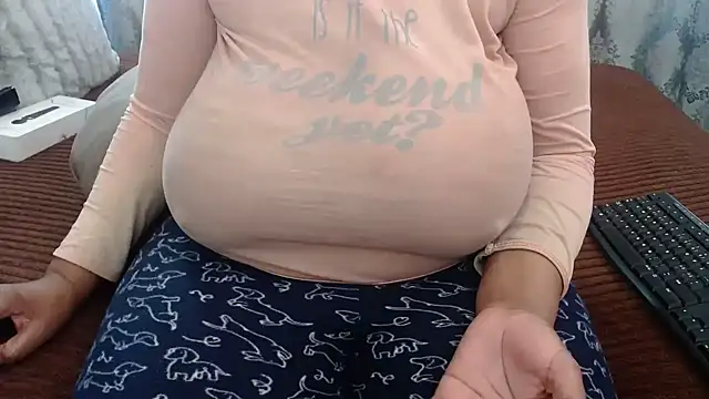 BUBBLYBUNNYxx online show from May 13, 2026, 5:36 am