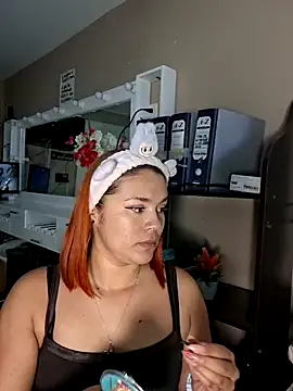 Snapshot of Sophie_new25 chatting on February 16, 2026, 1:10 pm Sophie new25 online show from February 16, 2026, 1:10 pm