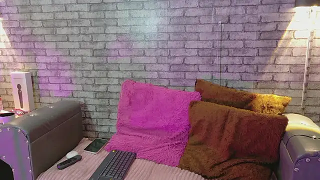 Sophie new25 online show from March 25, 2026, 12:59 pm