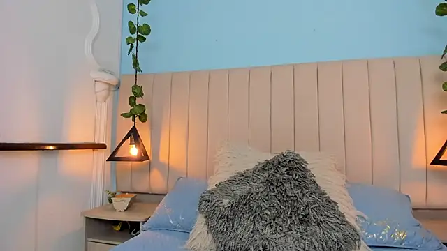 Snapshot of Paulina_Lopezz chatting on February 17, 2025, 8:49 pm Paulina Lopezz online show from February 17, 2025, 8:49 pm