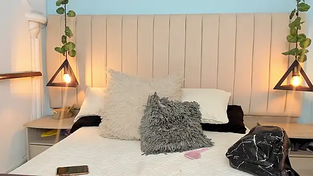 Snapshot of Paulina_Lopezz chatting on February 3, 2025, 9:50 pm Paulina Lopezz online show from February 3, 2025, 9:50 pm