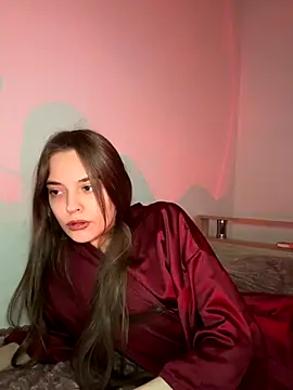 Snapshot of RayWillliams chatting on November 18, 2025, 11:57 am RayWillliams online show from November 18, 2025, 11:57 am