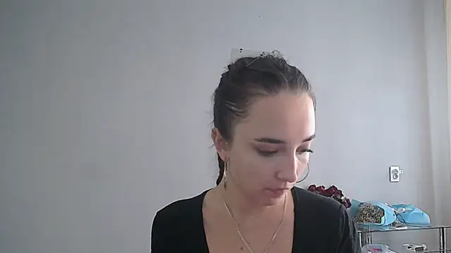 Eva Gloryy online show from October 23, 2025, 12:59 pm