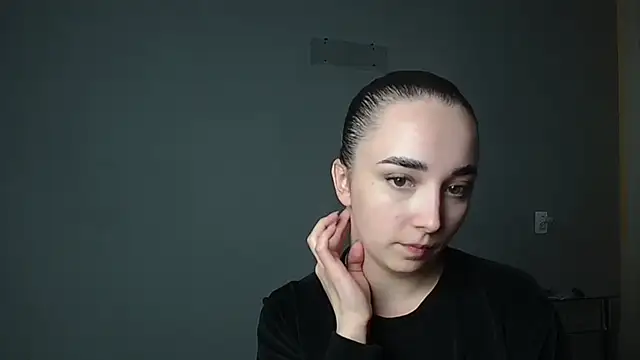 Eva Gloryy online show from March 25, 2026, 4:06 pm