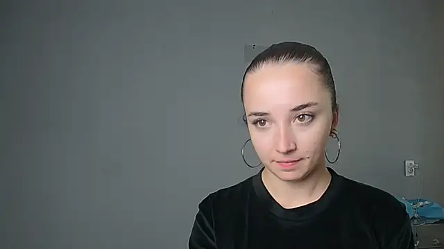 Eva Gloryy online show from October 13, 2025, 8:38 am