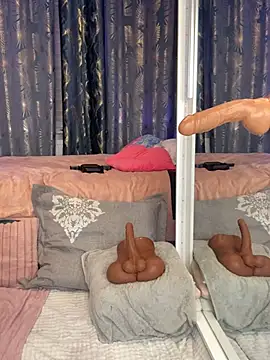 Snapshot of HotLivv69 chatting on February 6, 2026, 6:48 pm HotLivv69 online show from February 6, 2026, 6:48 pm