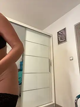 HotLivv69 online show from October 2, 2025, 9:29 pm