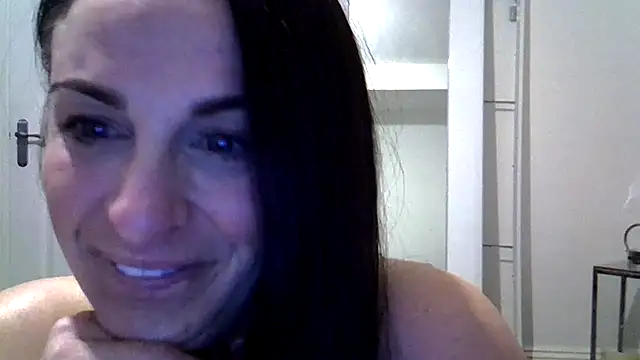 Snapshot of Bonnie_Lovex chatting on February 14, 2025, 6:08 pm Bonnie Lovex online show from February 14, 2025, 6:08 pm