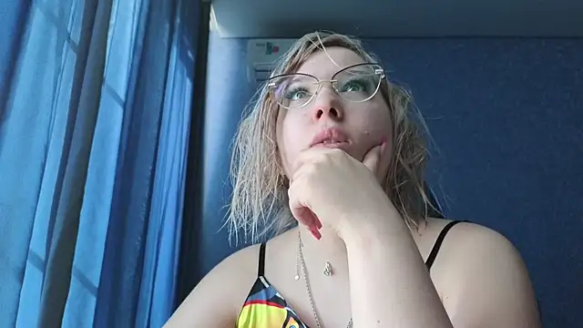 HotBrandyX online show from April 24, 2026, 5:20 am