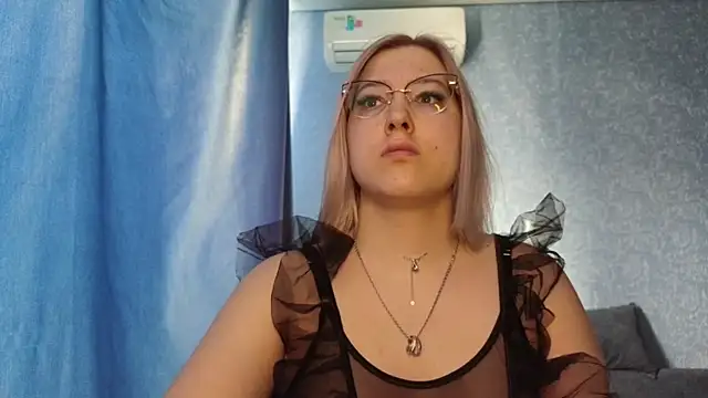 HotBrandyX online show from April 26, 2026, 1:47 am