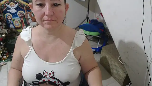 Yohis Kiut25 online show from December 1, 2025, 5:52 am