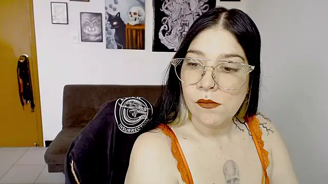 Snapshot of sharonnleon chatting on February 7, 2026, 4:59 pm sharonnleon online show from February 7, 2026, 4:59 pm