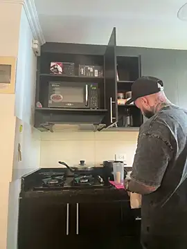 dereckgreen online show from April 1, 2026, 4:59 pm