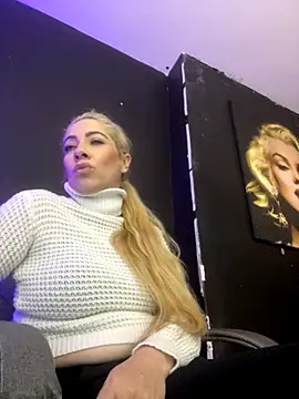 viktoria davis  online show from October 10, 2025, 10:54 pm