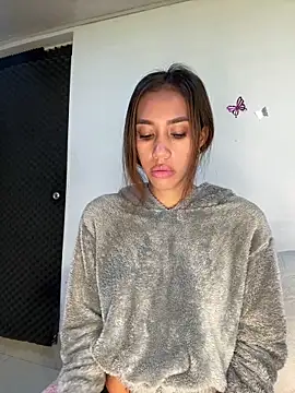 zoe storm online show from October 15, 2025, 11:57 pm