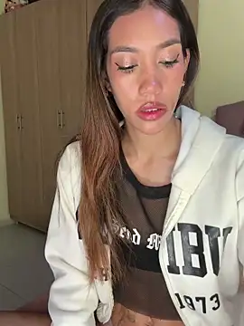 zoe storm online show from March 7, 2026, 12:06 am