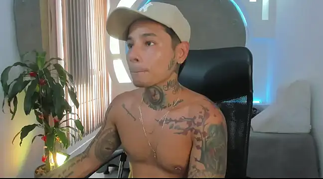 Snapshot of tattokoi chatting on March 3, 2025, 7:07 pm tattokoi online show from March 3, 2025, 7:07 pm