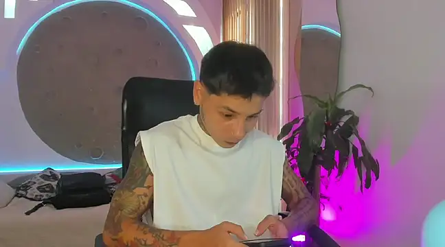 Snapshot of tattokoi chatting on March 12, 2025, 7:25 pm tattokoi online show from March 12, 2025, 7:25 pm