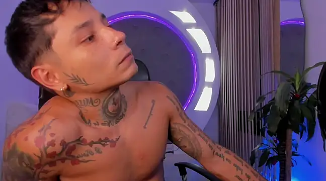 Snapshot of tattokoi chatting on March 19, 2025, 1:32 am tattokoi online show from March 19, 2025, 1:32 am