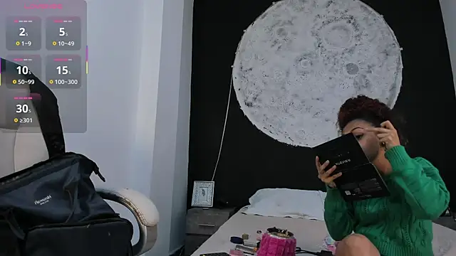 Snapshot of DalayMoore chatting on October 12, 2025, 7:48 pm DalayMoore online show from October 12, 2025, 7:48 pm