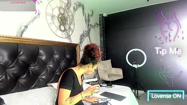 DalayMoore online show from February 21, 2026, 8:11 pm