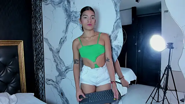 Snapshot of DalayMoore chatting on October 27, 2025, 4:52 pm DalayMoore online show from October 27, 2025, 4:52 pm