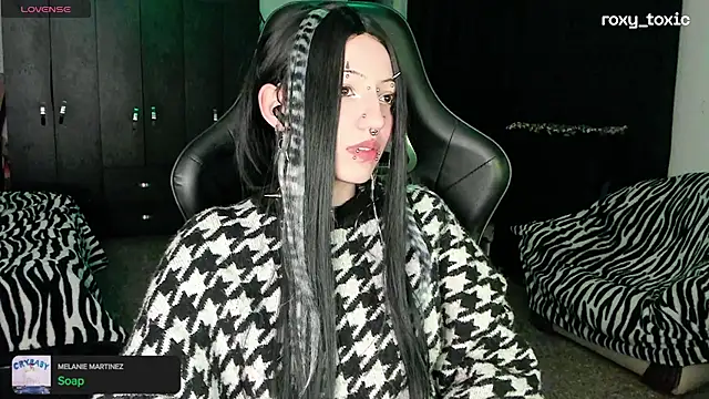 roxy toxic online show from September 20, 2025, 3:00 am