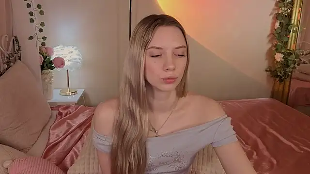 Snapshot of katt__y chatting on June 26, 2026, 5:02 am katt y online show from June 26, 2026, 5:02 am
