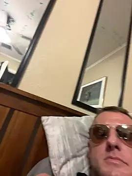 biggzee6 online show from October 18, 2025, 7:05 pm