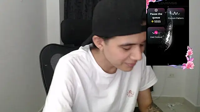 Snapshot of Dha_lia0 chatting on December 20, 2025, 11:29 pm Dha lia0 online show from December 20, 2025, 11:29 pm