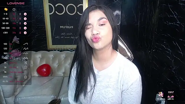 Skye Little v online show from February 14, 2025, 2:44 pm