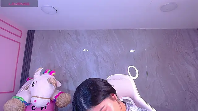 Skye Little v online show from October 16, 2025, 3:15 am