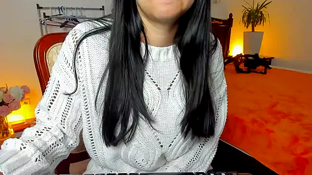 Tianiaa online show from November 4, 2025, 8:18 am