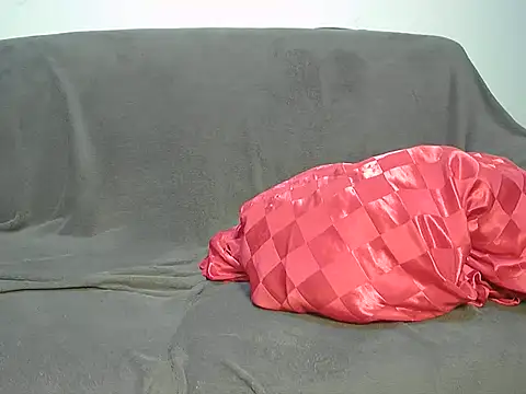 Snapshot of SlavicScarlett chatting on February 8, 2025, 12:49 am SlavicScarlett online show from February 8, 2025, 12:49 am