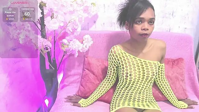 Snapshot of Gletty_noa chatting on October 4, 2025, 8:43 pm Gletty noa online show from October 4, 2025, 8:43 pm