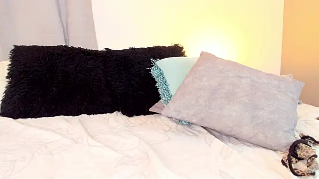 Snapshot of miss_hellen2 chatting on February 17, 2025, 4:50 pm miss hellen2 online show from February 17, 2025, 4:50 pm