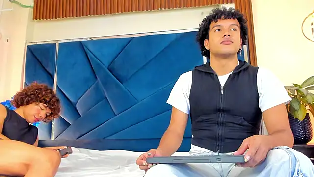 DanteAndKyle online show from November 19, 2025, 10:43 pm