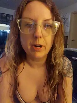 TattedMamaXOXO online show from February 19, 2025, 6:32 pm